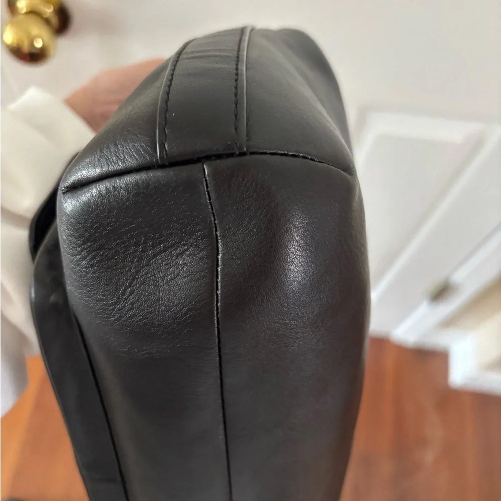 Coach B1393-22381 Legacy Courtenay Hobo Black Glove Tanned Leather Shoulder EUC - Picture 10 of 15